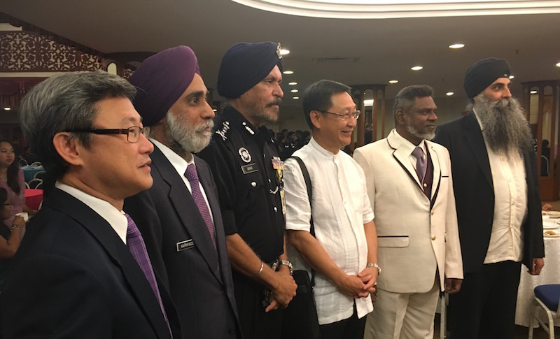 KL police chief Amar Singh (3rd form left) with some of the speakers from the various faiths. The include (L-R) Christopher Tan (Christian), Dr Karminder Singh, Charlie Chia Lui Meng (Buddhist), Basker Yogi (Hindu) and Dr Sarjit Singh - PHOTO / ASIA SAMACHAR