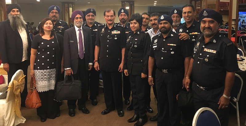 Sikh policemen and speakers in a group photo with Kuala Lumpur Deputy Chief Police Officer Abdul Hamid Mohd Ali - PHOTO / ASIA SAMACHAR