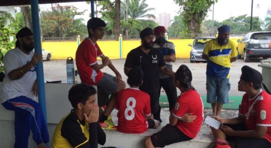 STRATEGY: Pep talk for one team before they return to action in Akaal Premier League (APL) 2016 on 6 Nov - PHOTO / SUPPLIED