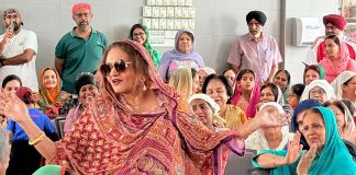 Mothers and families gather for festive celebration at Subang gurdwara