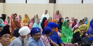 Developer Ekovest presents RM250,000 to Kampung Pandan gurdwara building fund